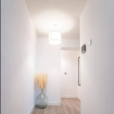 Conditioning House - 1 Apartment *