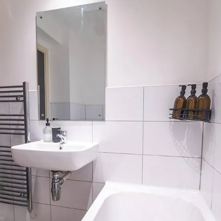 Apartment Conditioning House - 1 *